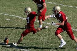 开云体育APP下载-越位线，是画给谁看的？伊拉克逆袭与苏亚雷斯满分背后的足球悖论