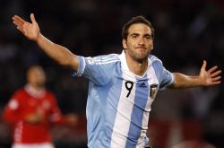 开云体育APP下载-一剑封喉！加克波鬼魅贴地斩刺穿里昂，塞维利亚的非典型胜利