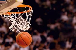 开云平台-历史的尘埃与新生，当塞恩斯用不可能的绝杀为迈凯伦撕开红牛王朝的天幕