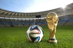 开云体育平台APP-终圈绝杀，塞恩斯关键超越助梅赛德斯险胜迈凯伦