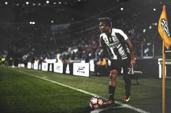 开云体育-昨夜，两个孤胆英雄同时改写了足球史