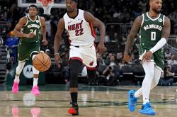 开云体育入口-雄鹿胜热火，米德尔顿27分砍树