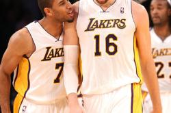 开云体育入口-小牛惊险胜鹈鹕，系列赛领先的简单介绍