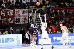 开云下载-包含精彩篮球赛事震撼人心，球迷狂热争先的词条