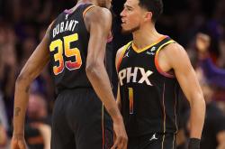 开云体育官网-包含NBA西部决赛拉开帷幕，勇士主场力克开拓者的词条