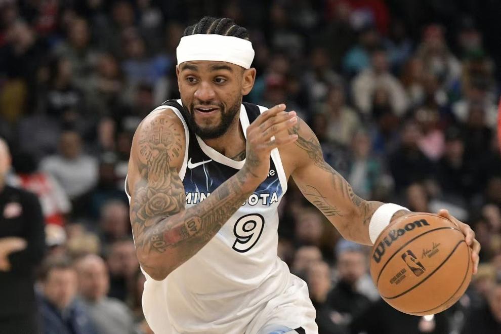 雷霆队员凭借超强实力,擒敌取胜 雷霆队员凭借超强实力,擒敌取胜