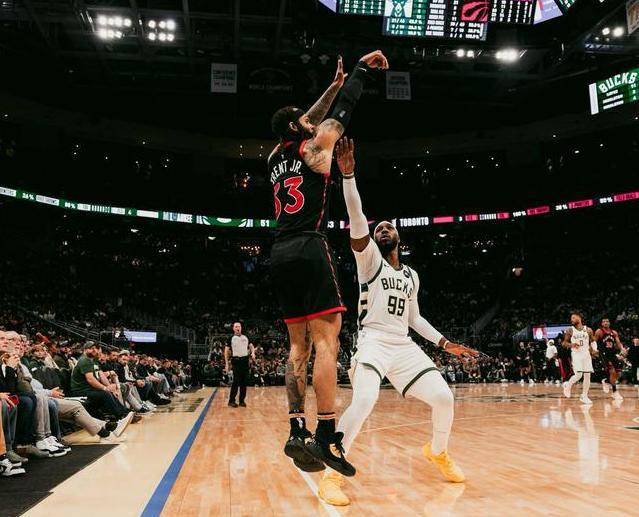 包含雄鹿第四节发力，逆袭战胜强敌保住胜局的词条