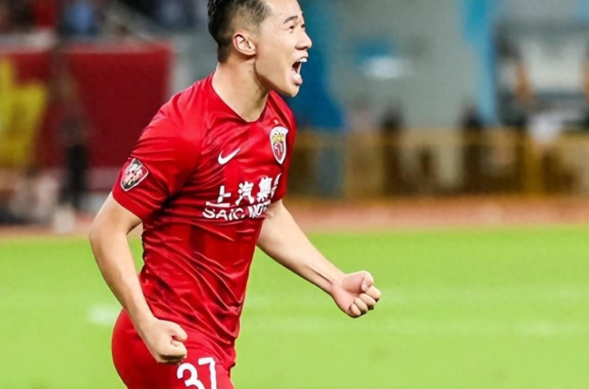 上港力克恒大，客场取胜实力表现令人瞩目