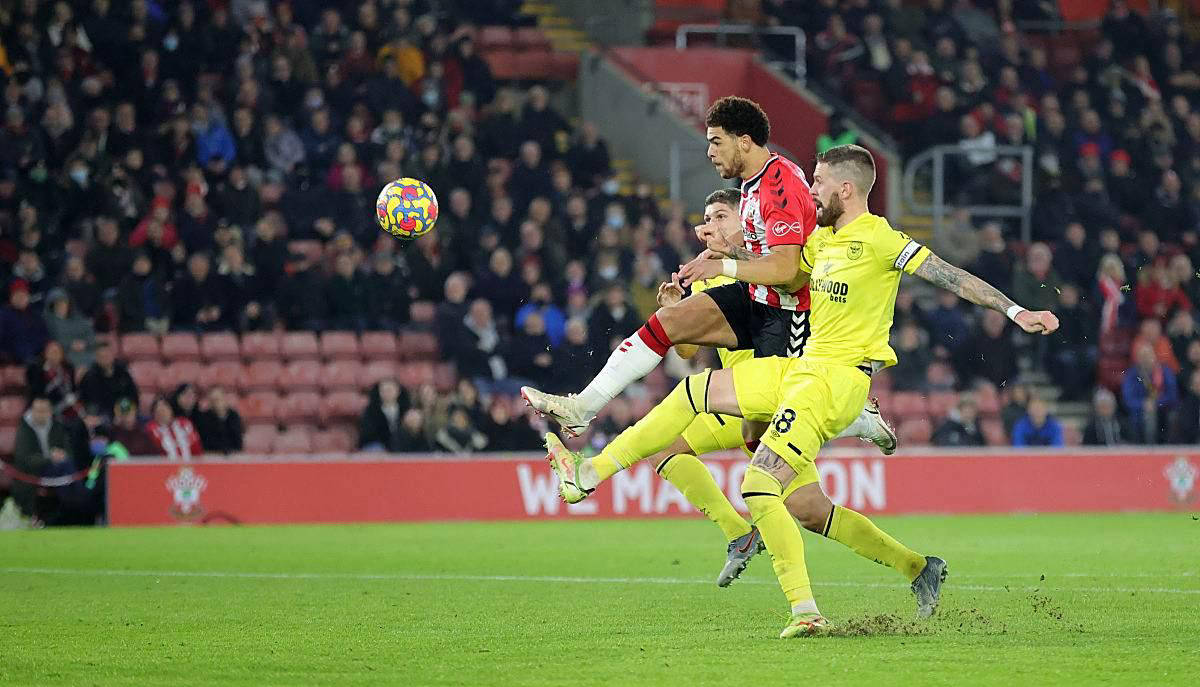 桑德兰痛失胜利,球员整装待发再战胜利! 桑德兰痛失胜利,球员整装待发再战胜利!