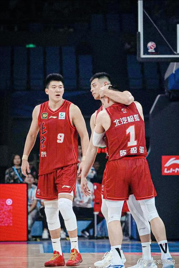 大外援发挥关键作用，球队成功跻身总决赛的简单介绍