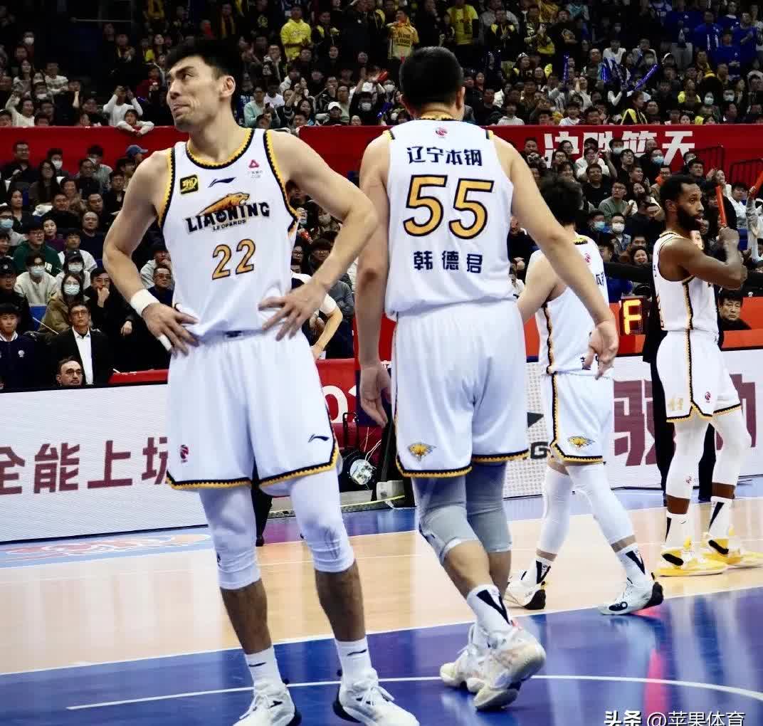 江苏男篮连胜,全队士气高昂,备战更激烈的比赛 江苏男篮连胜,全队士气高昂,备战更激烈的比赛