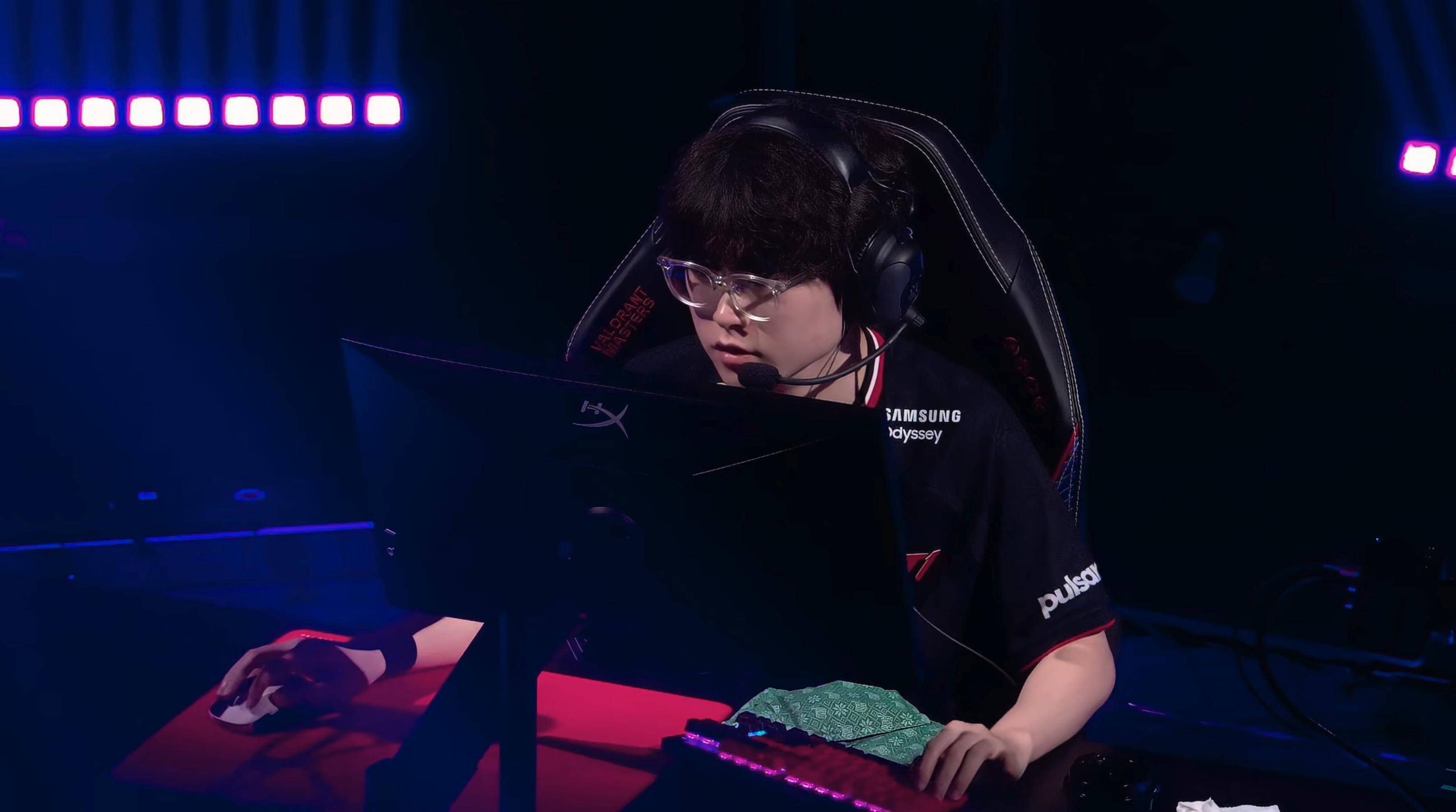 EG力克100T，Scout开启传奇时刻宿敌对决四强赛，点燃全场激情