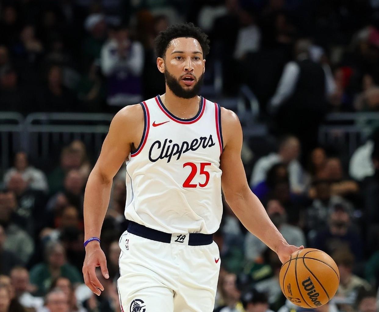 雷霆连胜,西蒙斯状态回升 雷霆连胜,西蒙斯状态回升