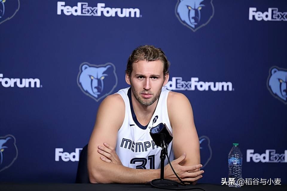 灰熊球队宣布新引援,增强内线实力 灰熊球队宣布新引援,增强内线实力