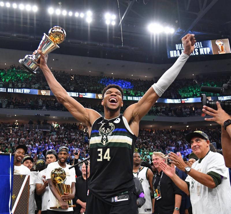 篮网队再次战胜雄鹿,保持不败纪录 篮网队再次战胜雄鹿,保持不败纪录