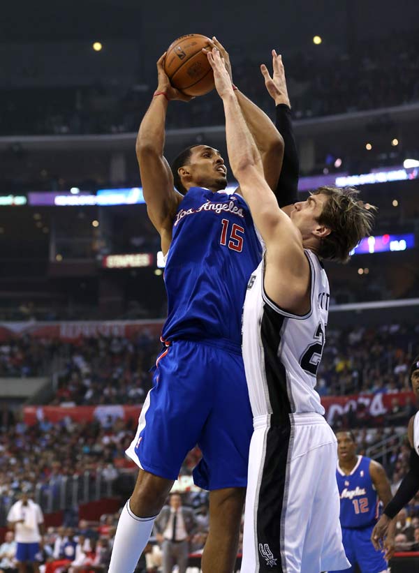 格里芬领衔灰熊迎战马刺,火药味十足的对决即将上演 格里芬领衔灰熊迎战马刺,火药味十足的对决即将上演