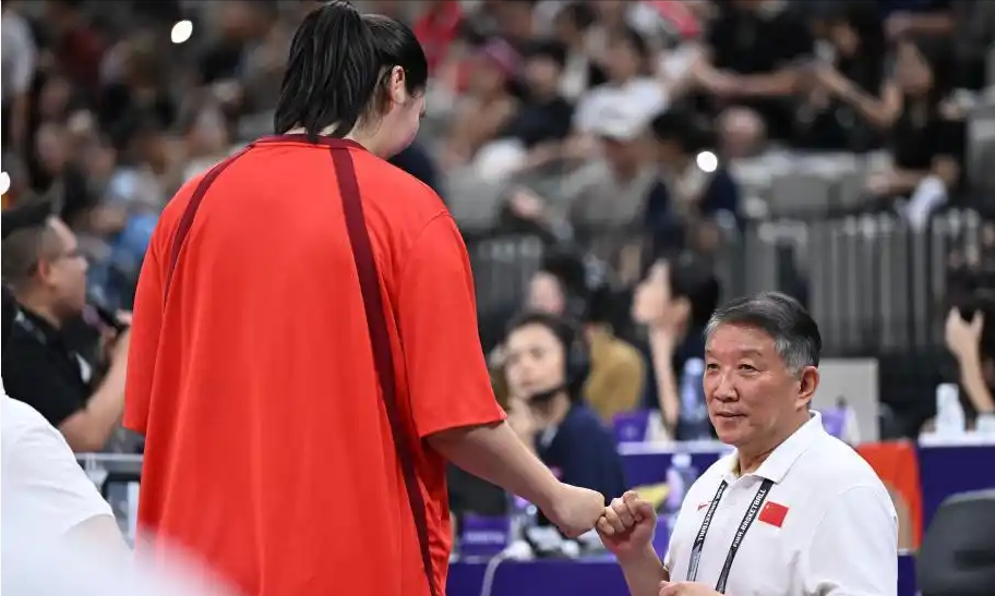 四川队力克山东队，易建联关键制胜的简单介绍