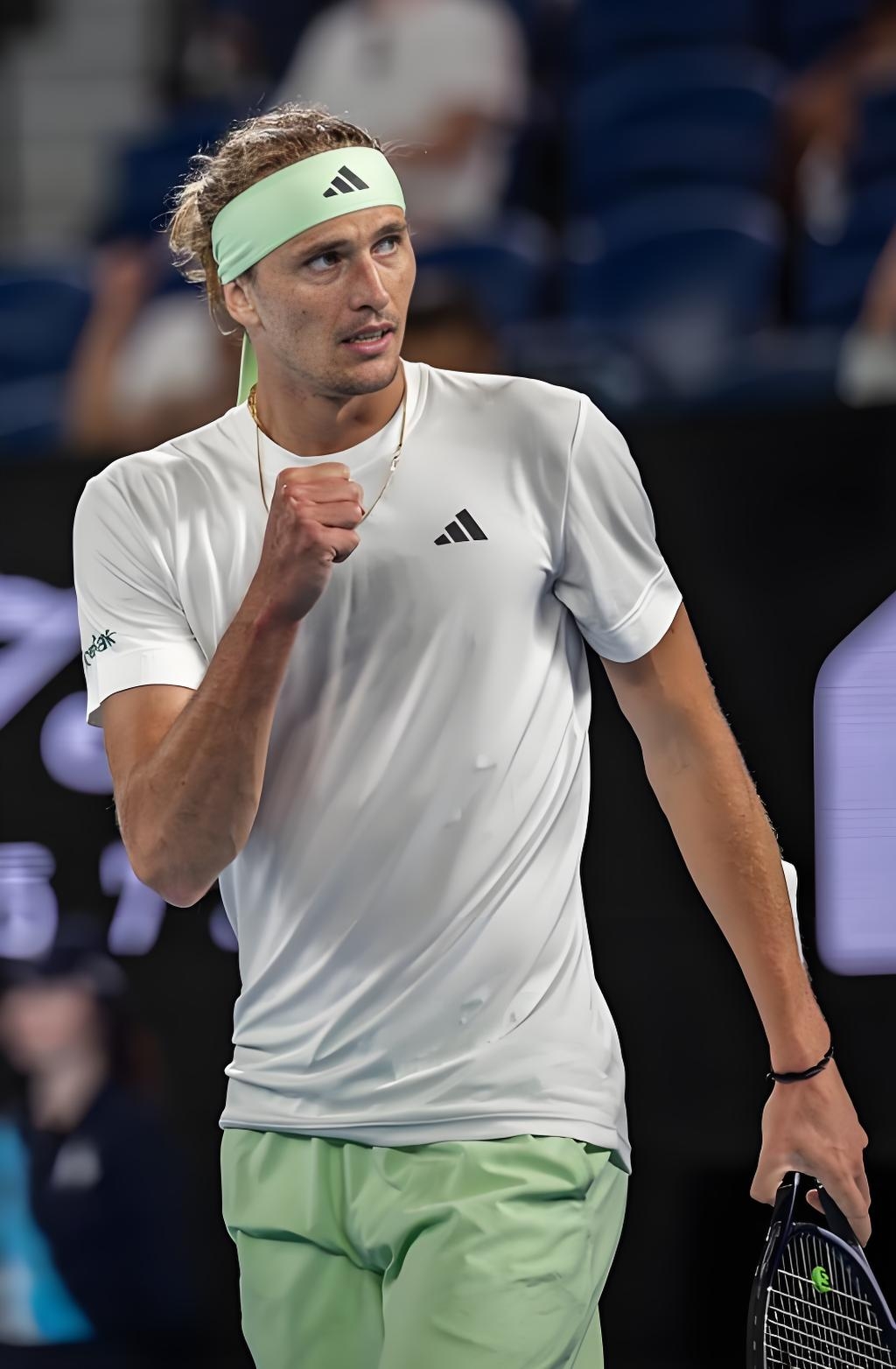 法网翻盘拉沃尔杯，兹维列夫惊艳四座的简单介绍