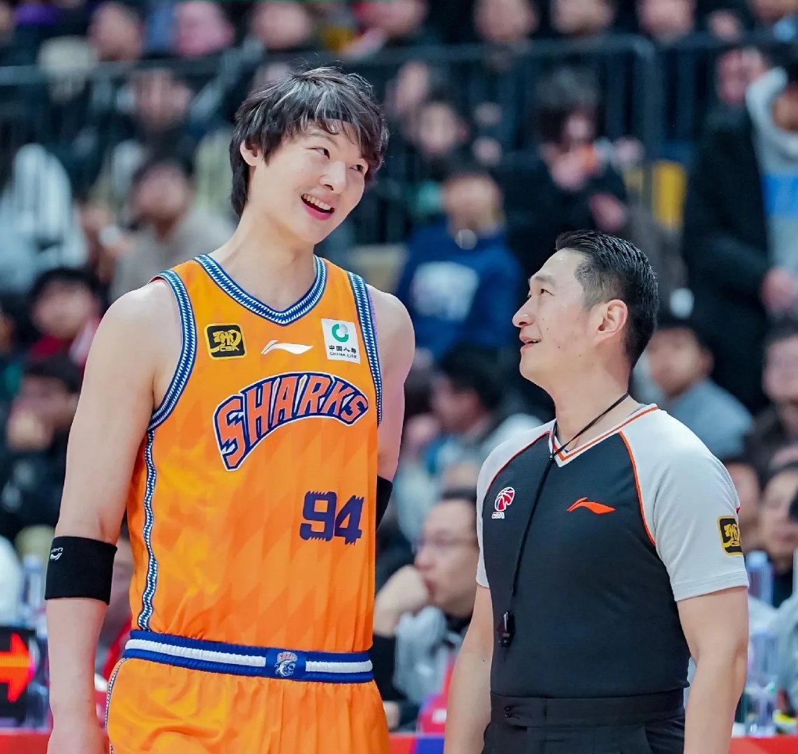 关于天津队鏖战山东队，王哲林高光表现的信息