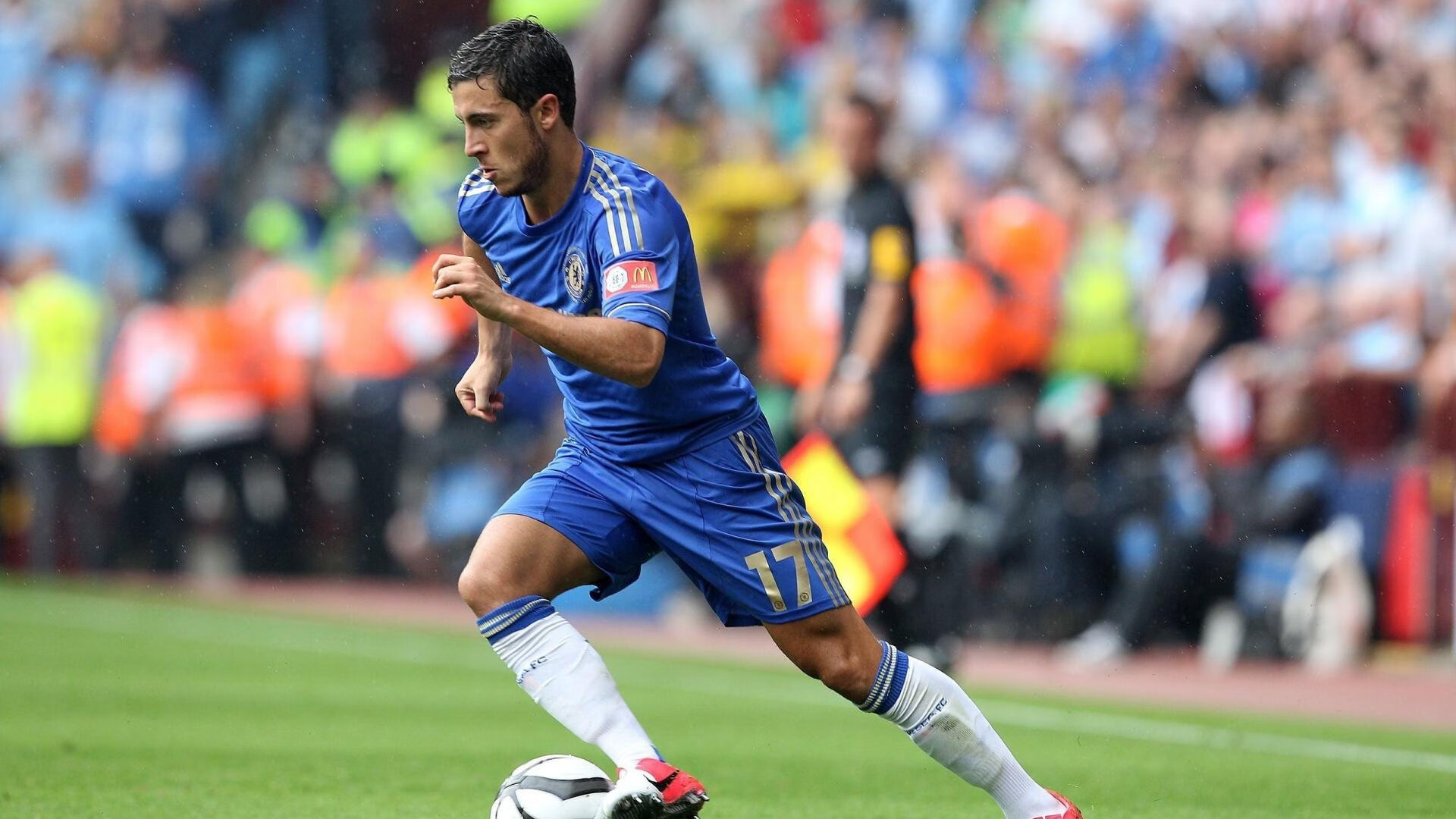 电光石火间,富安健洋的防守艺术如何撕裂马里丝绸般的压迫